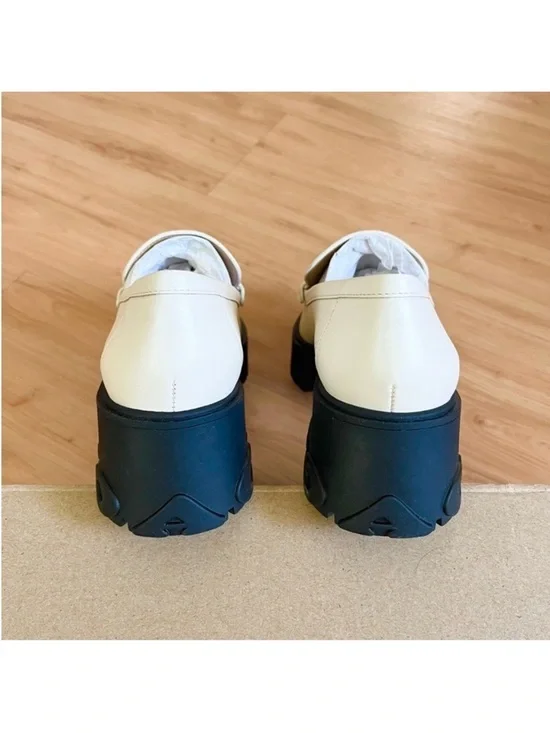 Coach Ruthie Loafer Chalk
Women 10.0 US - Picture 8 of 11